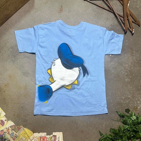 Disney Land Daffy Duck AOP Wrap Around Print Tee Mens Medium Mickey Mouse Shirt - Picture 3 of 3